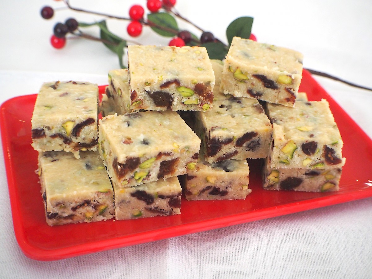 White Christmas Fudge | Paleo | Gluten-free | The JOYful Table