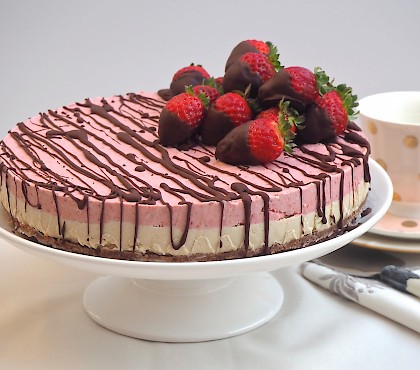 Strawberry Cream Cheesecake