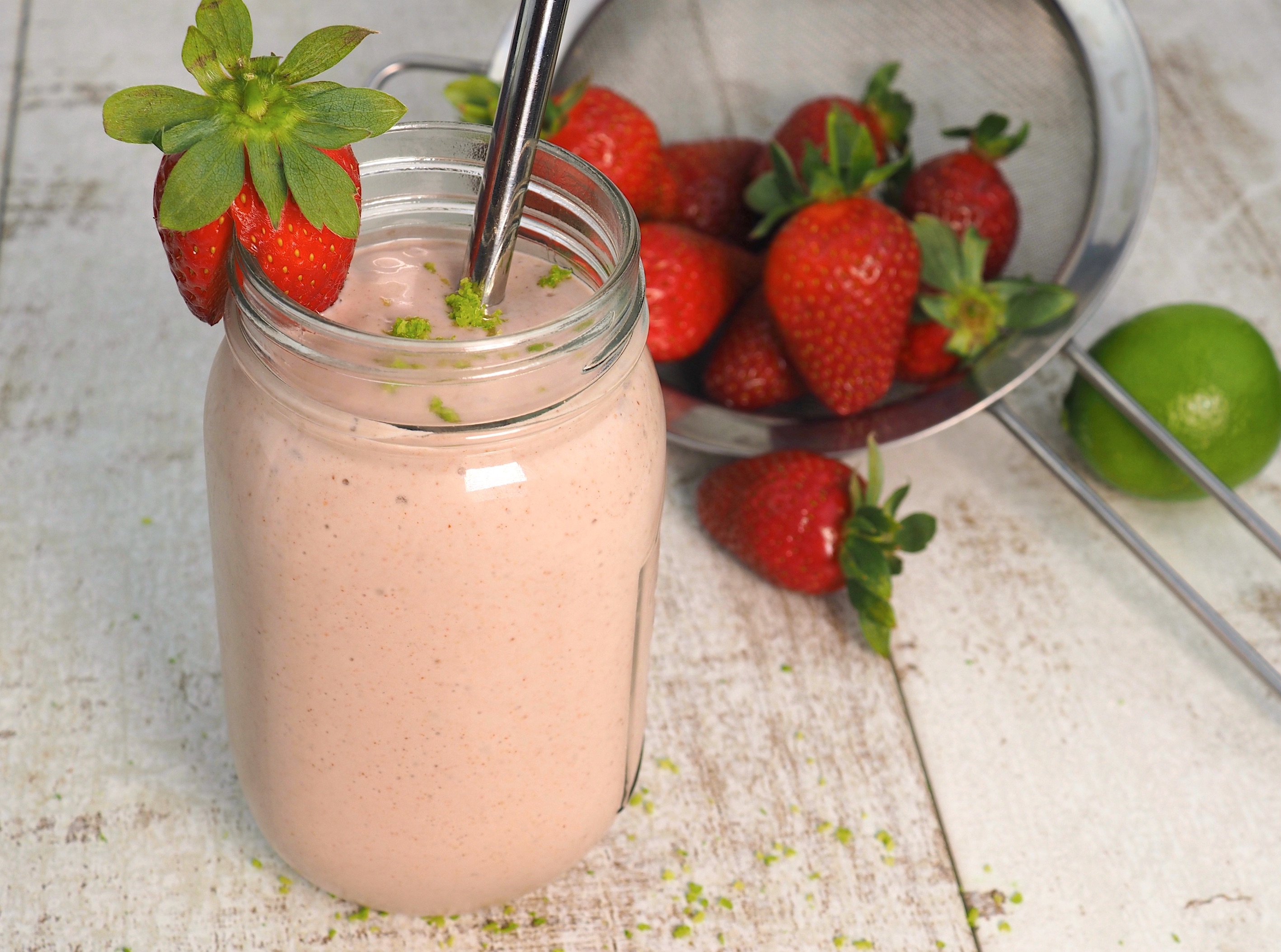 Strawberry & Lime Smoothie | Paleo | Gluten-free | The JOYful Table